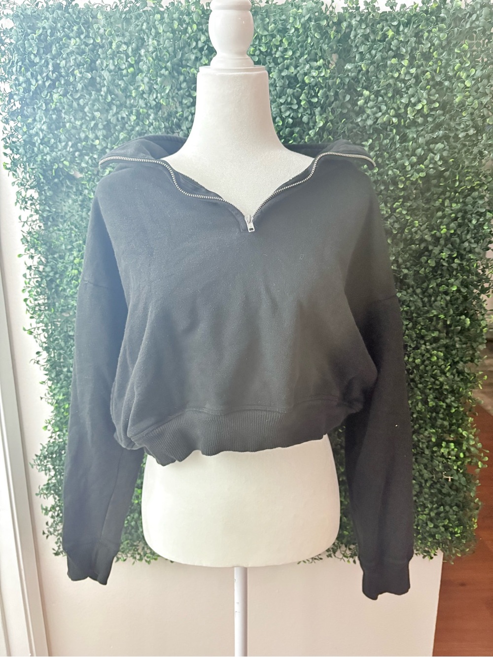PINK Victoria's Secret Black Cropped Half-Zip Hoodie